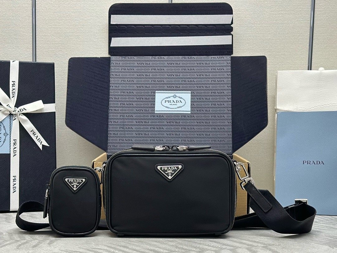 Prada VH070 Top Handle Bag 001660