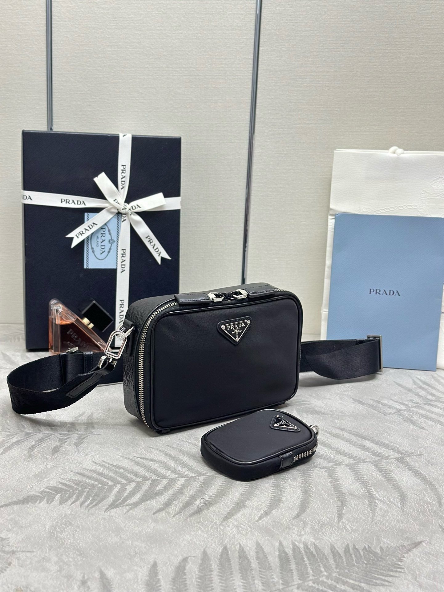 Prada VH070 Top Handle Bag 001660