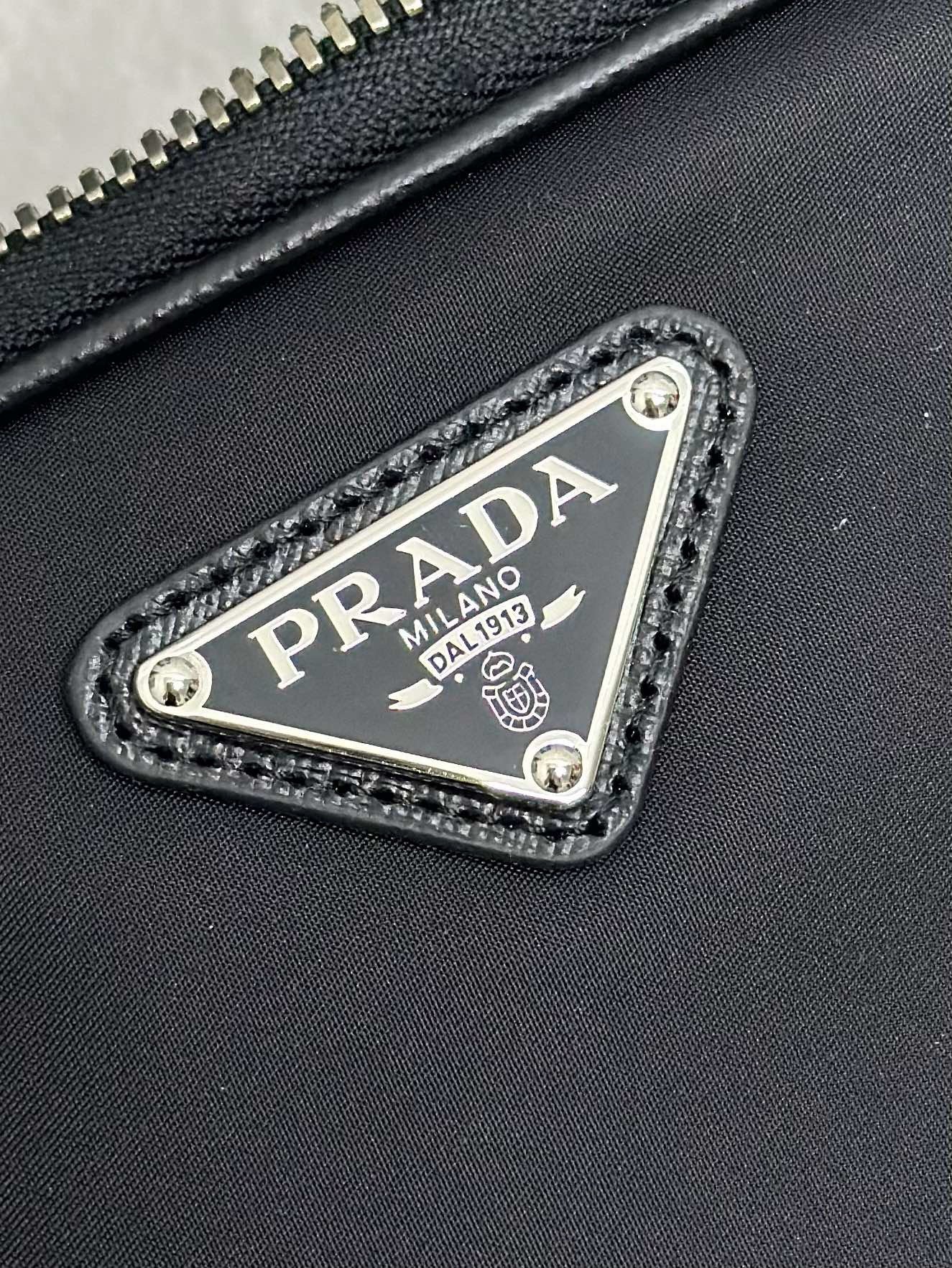 Prada VH070 Top Handle Bag 001660