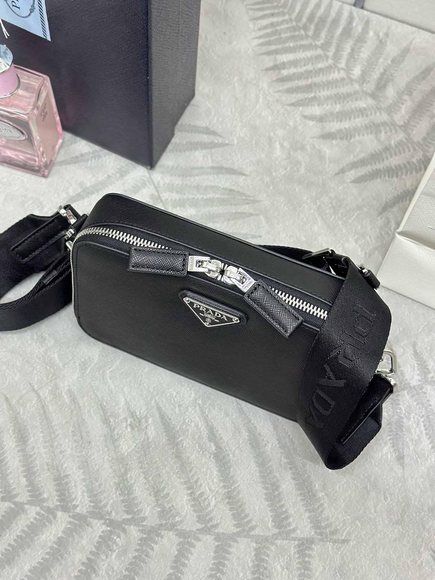 Prada VH173 Brique Saffiano New SeasonMessenger Bag 001620