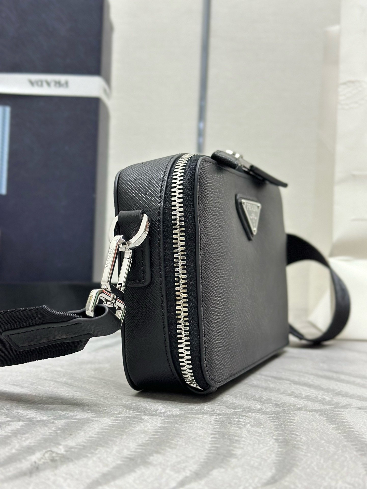 Prada VH173 Brique Saffiano New SeasonMessenger Bag 001620
