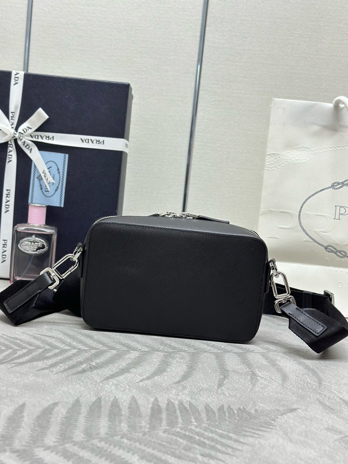 Prada VH173 Brique Saffiano New SeasonMessenger Bag 001620