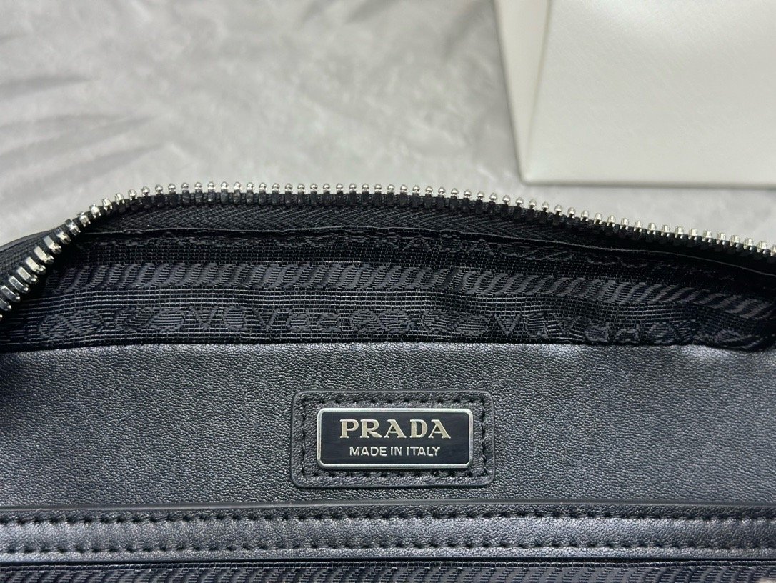 Prada VH173 Brique Saffiano New SeasonMessenger Bag 001620