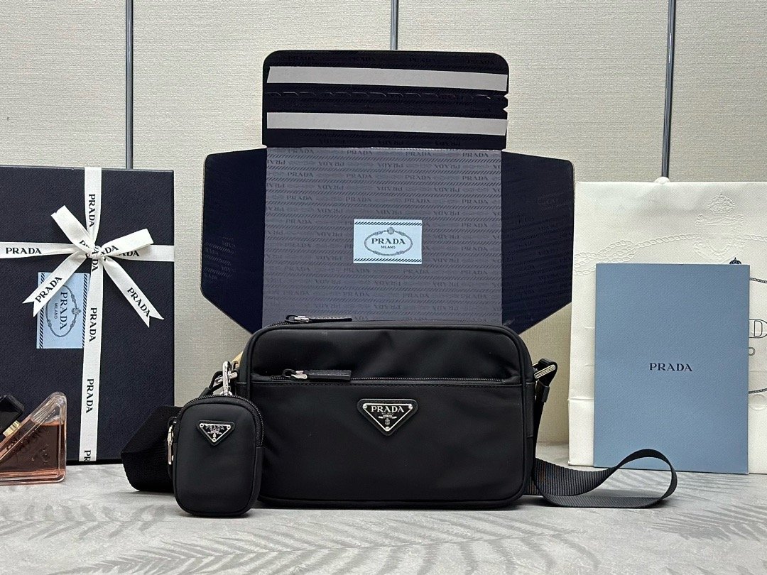 Prada BC167 Re-Nylon New Season-4 001580