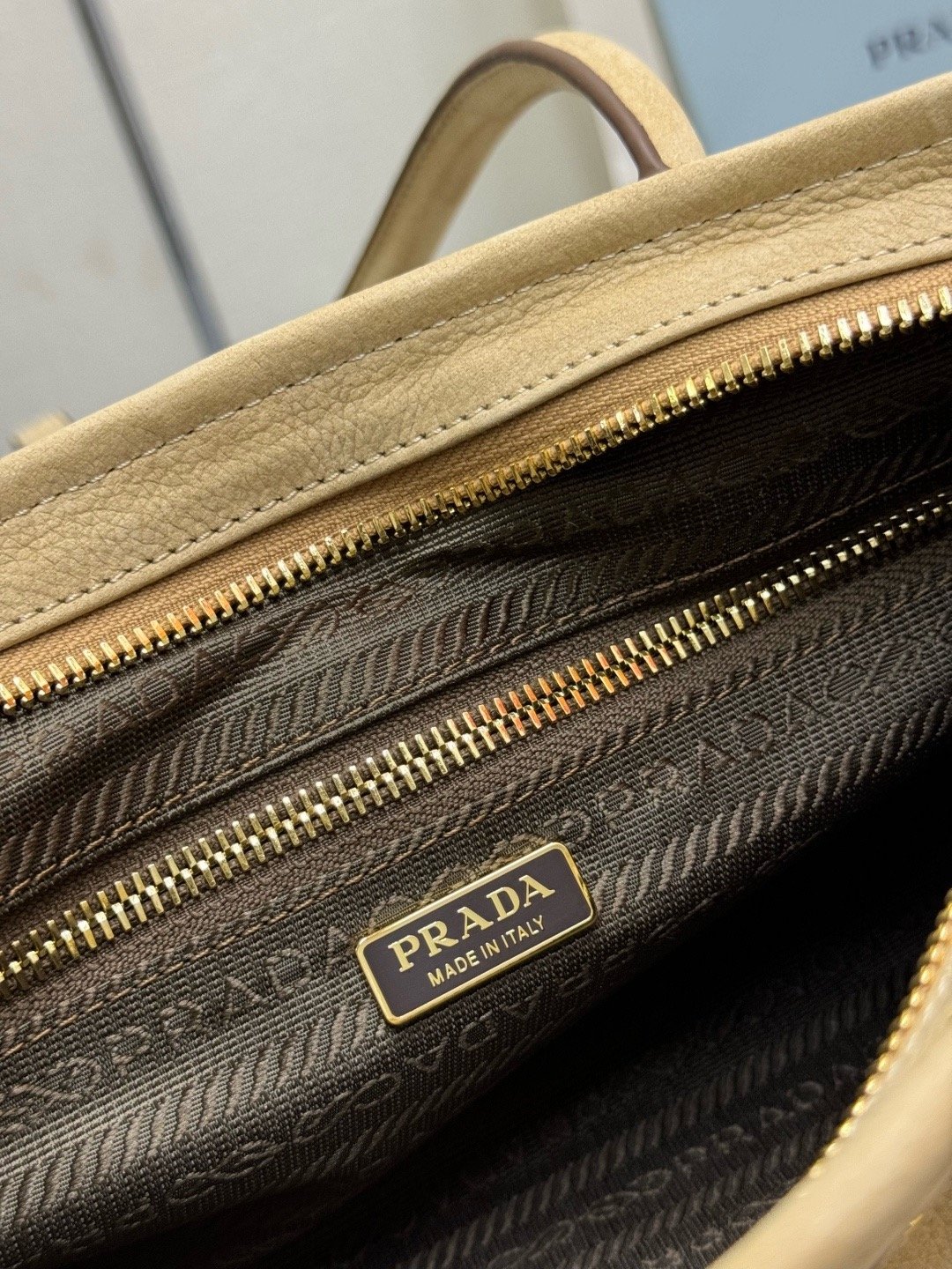 Prada Vintage BA426 Soft Lux New Season-3 001930