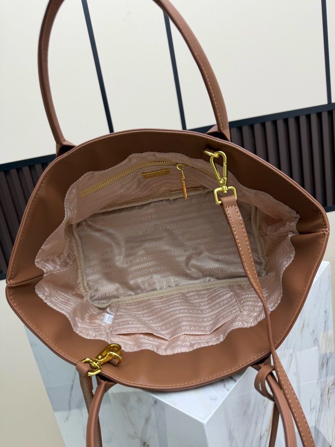 Prada New Season-1 001450