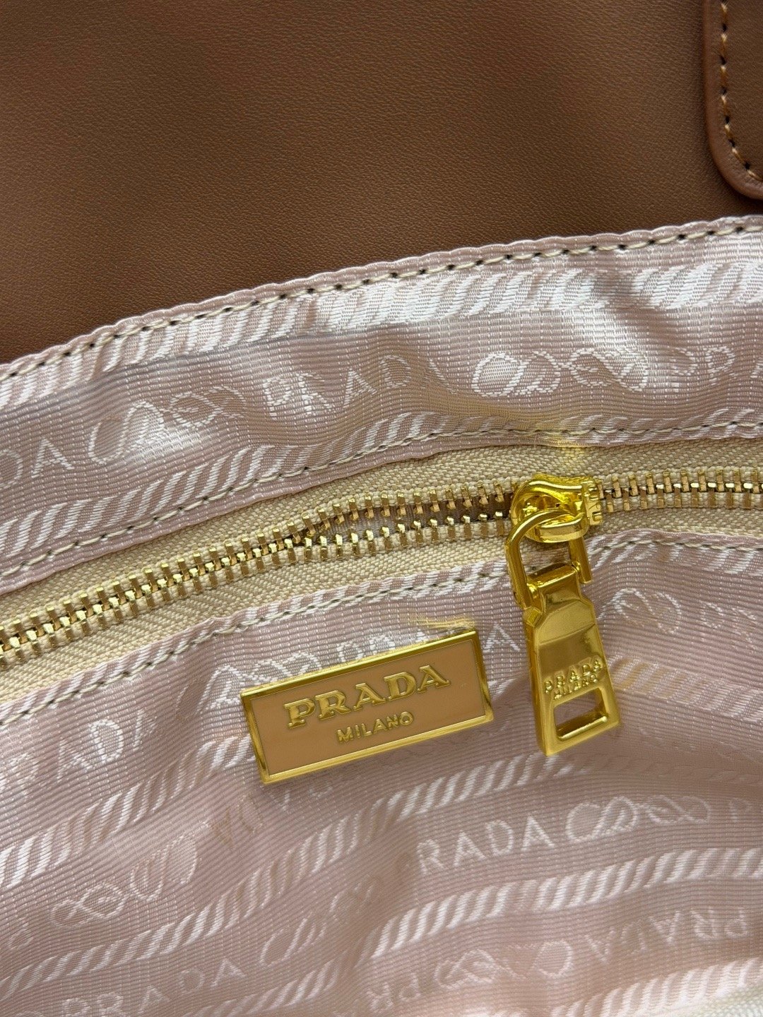Prada New Season-1 001450