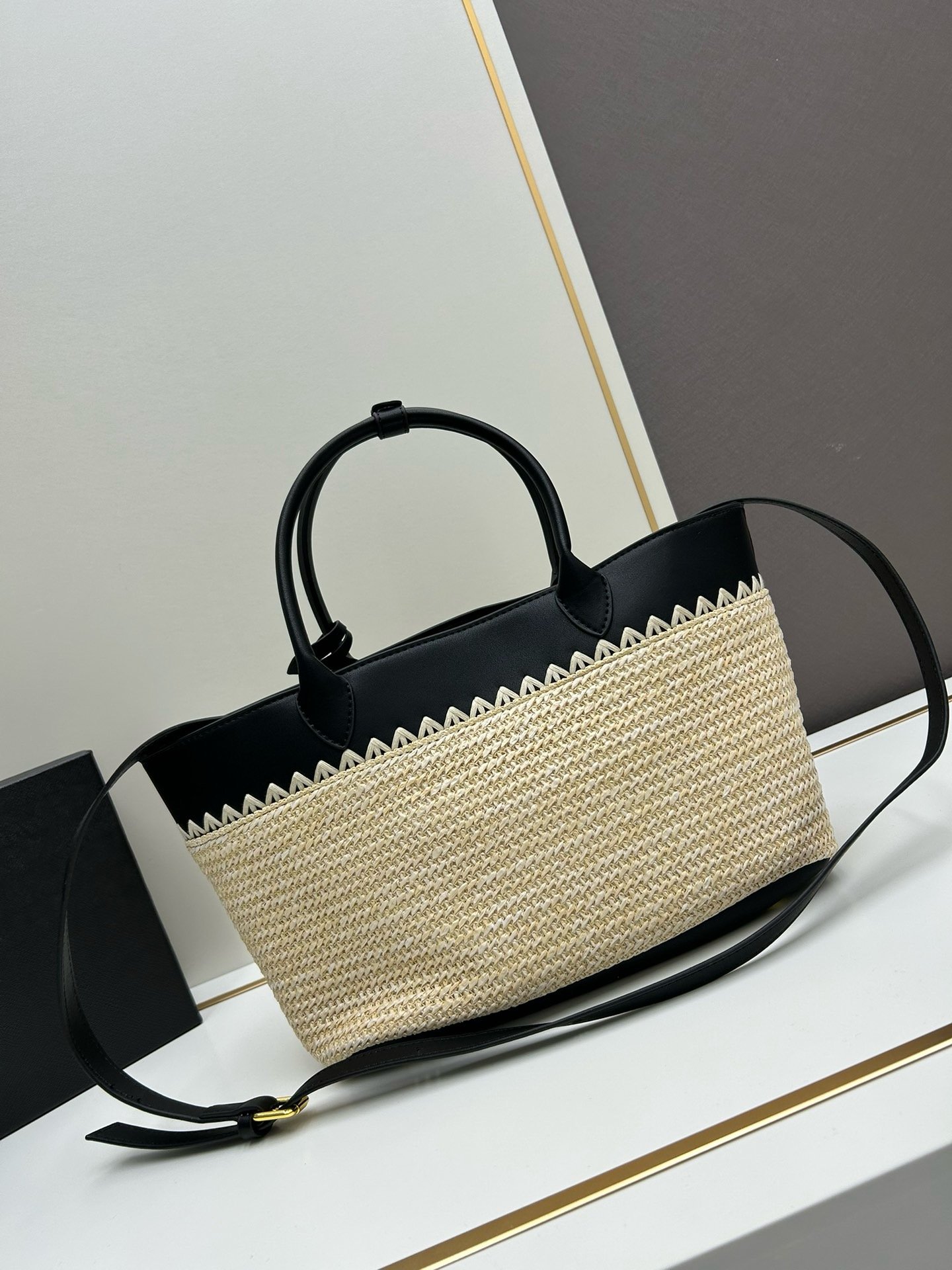 Prada New Season 001450