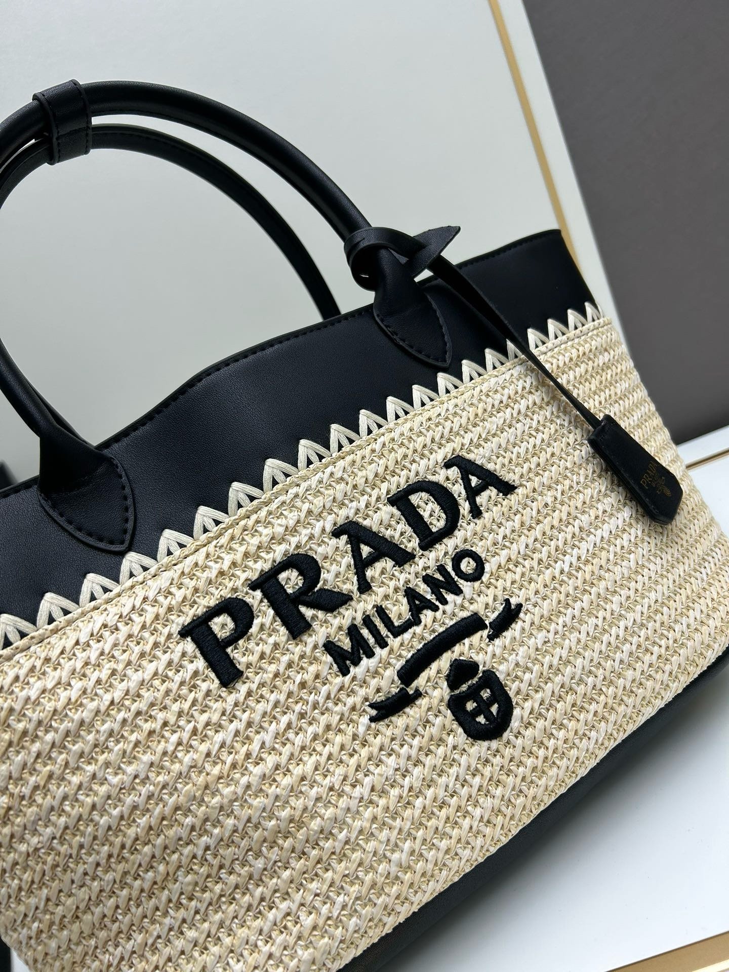 Prada New Season 001450