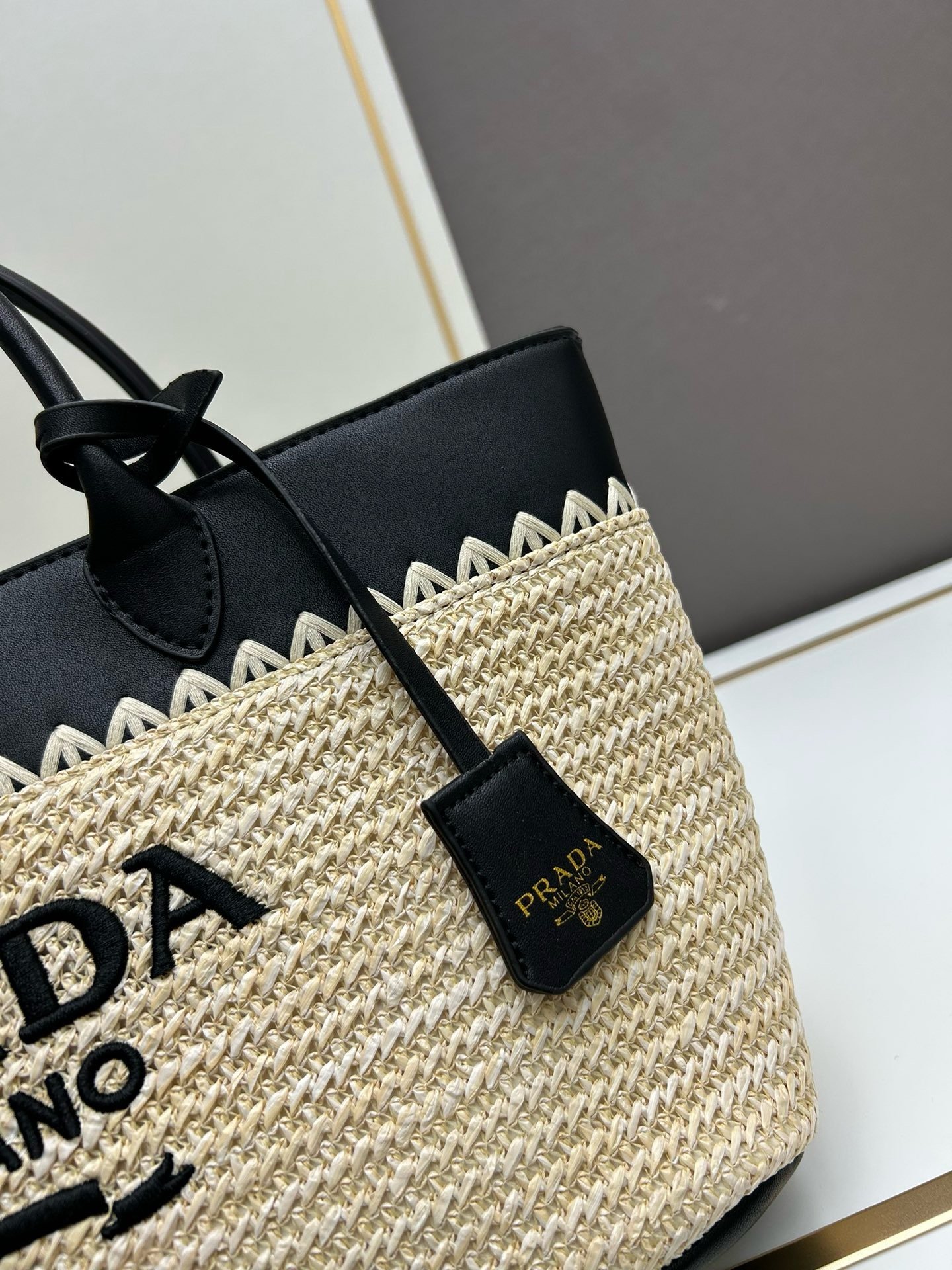 Prada New Season 001450