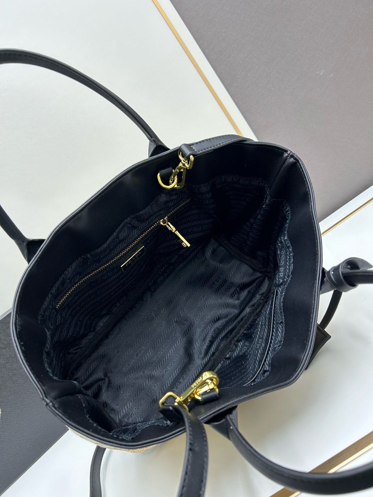 Prada New Season 001450