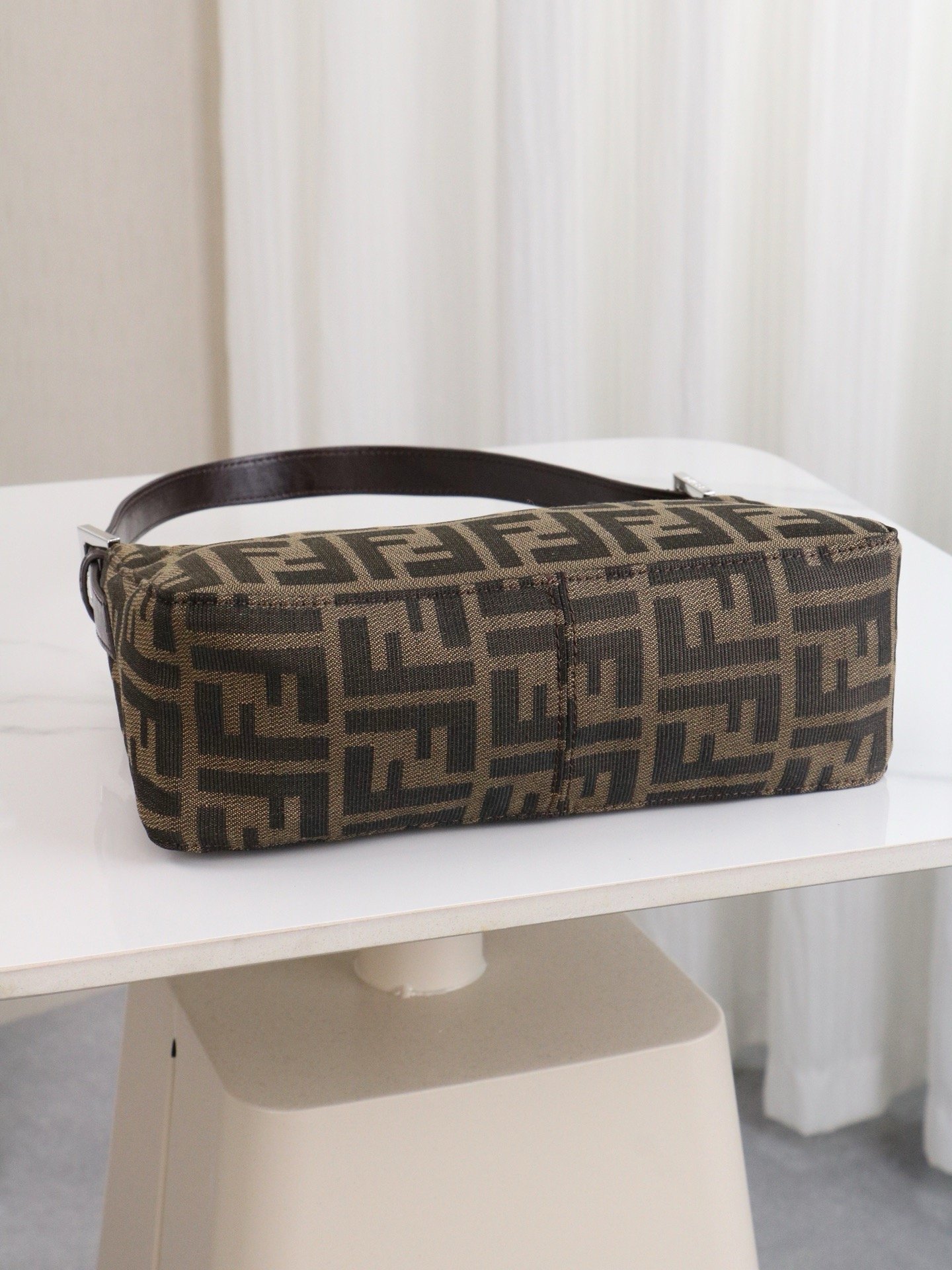 Fendi Vintage size x8x14 Underarm Bag 7725