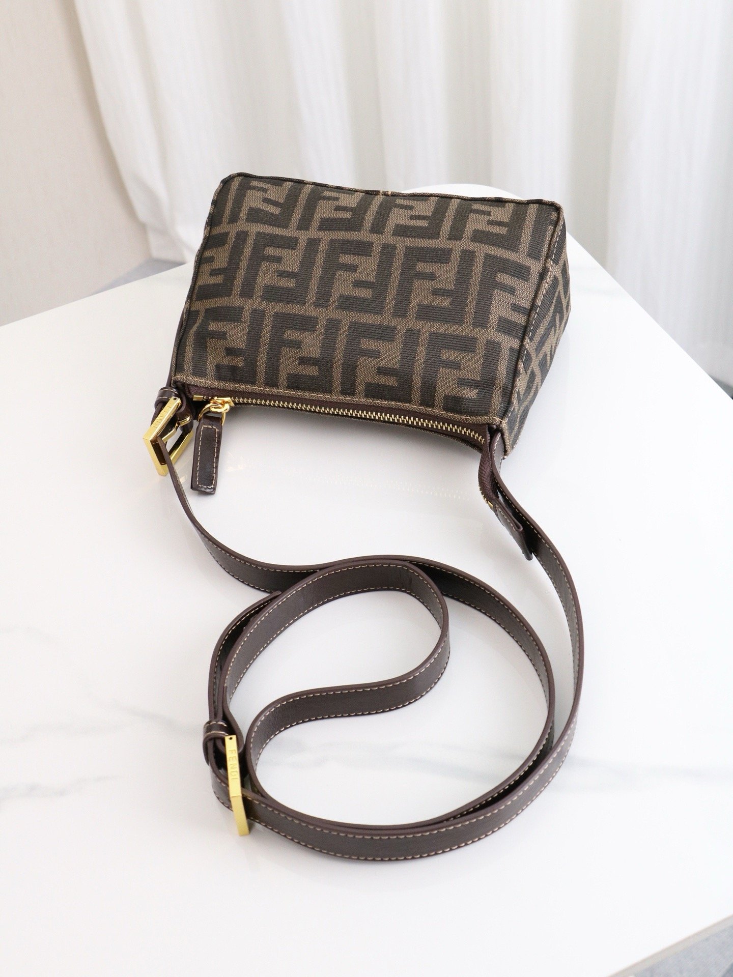 Fendi Vintage size x8x14 Small Underarm Bag 7725260