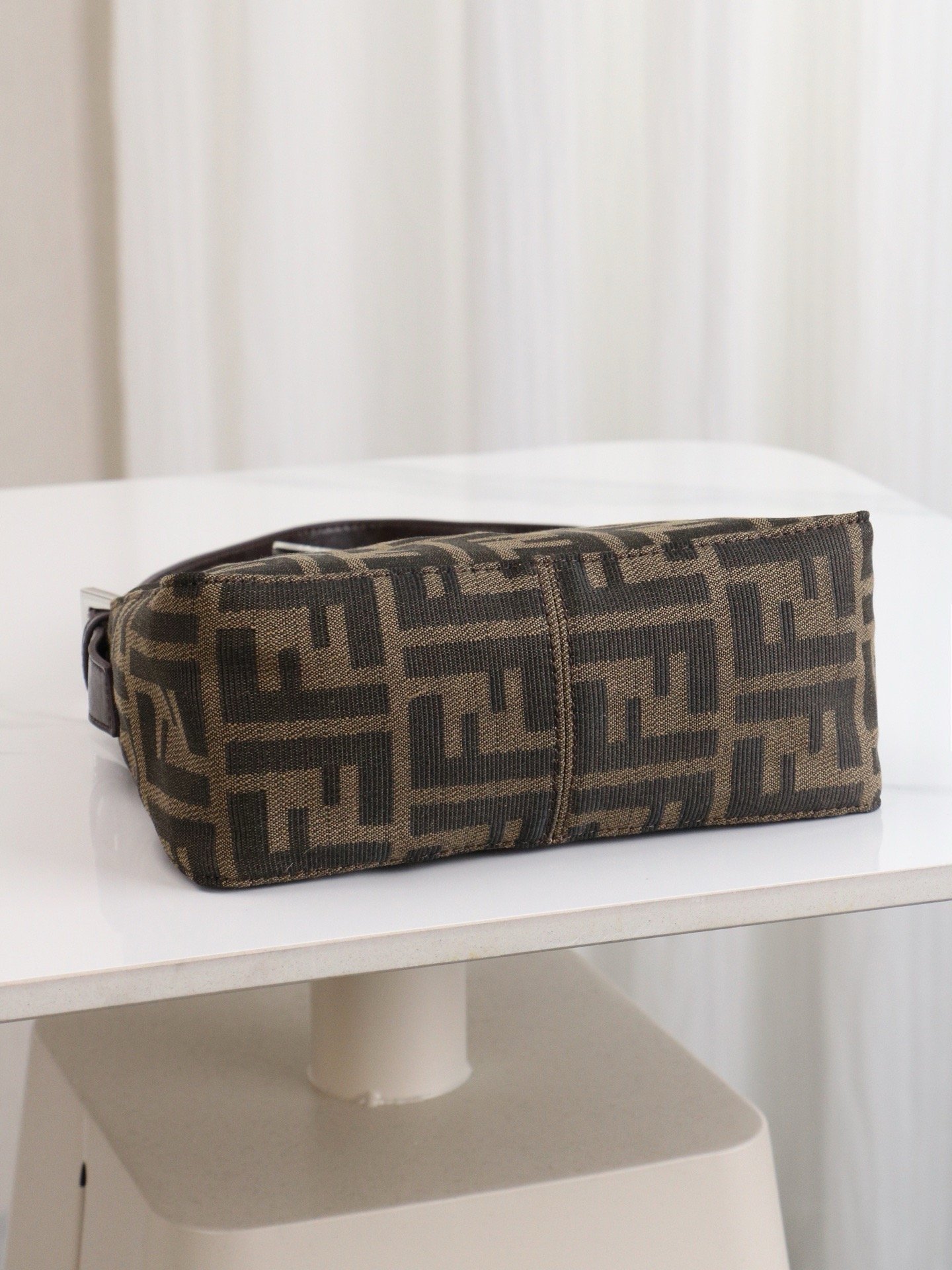 Fendi Vintage size x8x14 Small Underarm Bag 7725