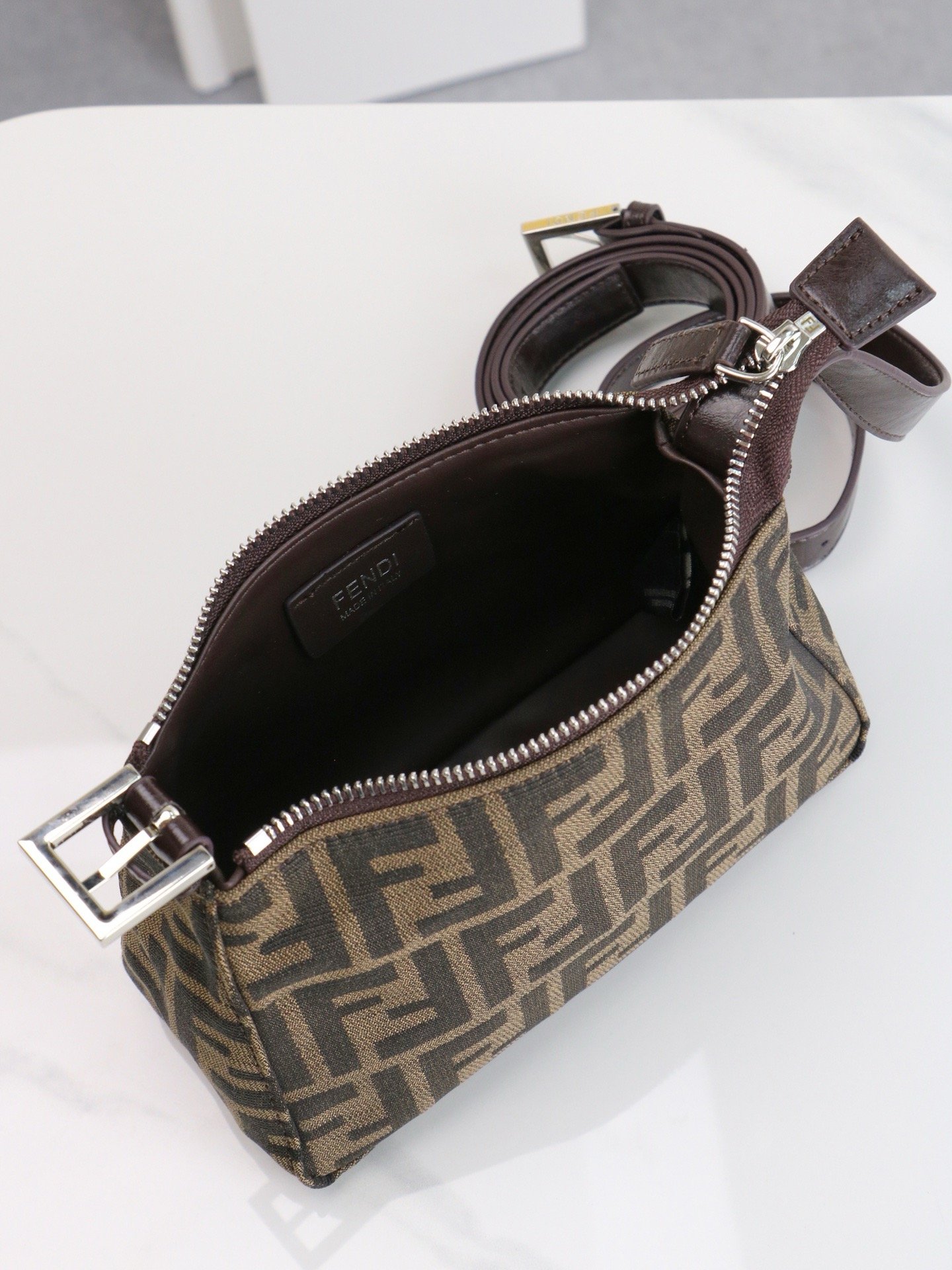 Fendi Vintage size x8x14 Small Underarm Bag 7725