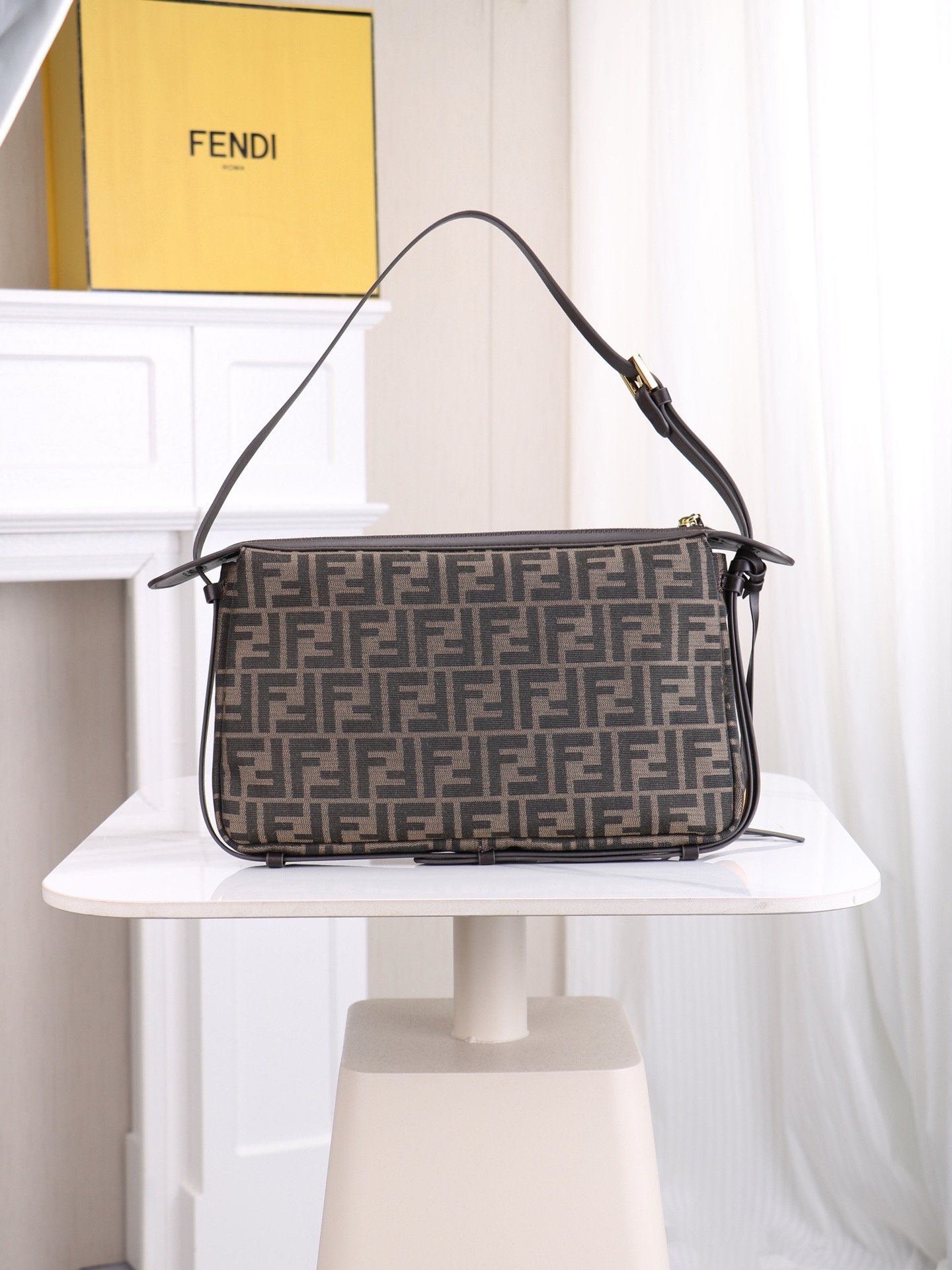 Fendi simply x4 x20cm Medium Bag 001320