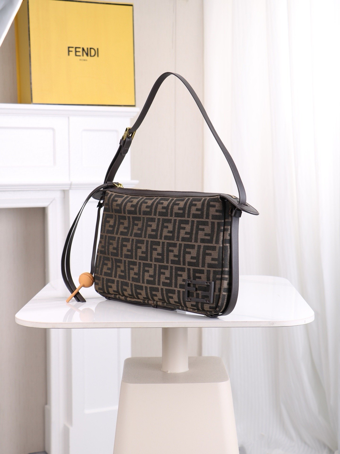 Fendi simply x4 x20cm Medium Bag 001320