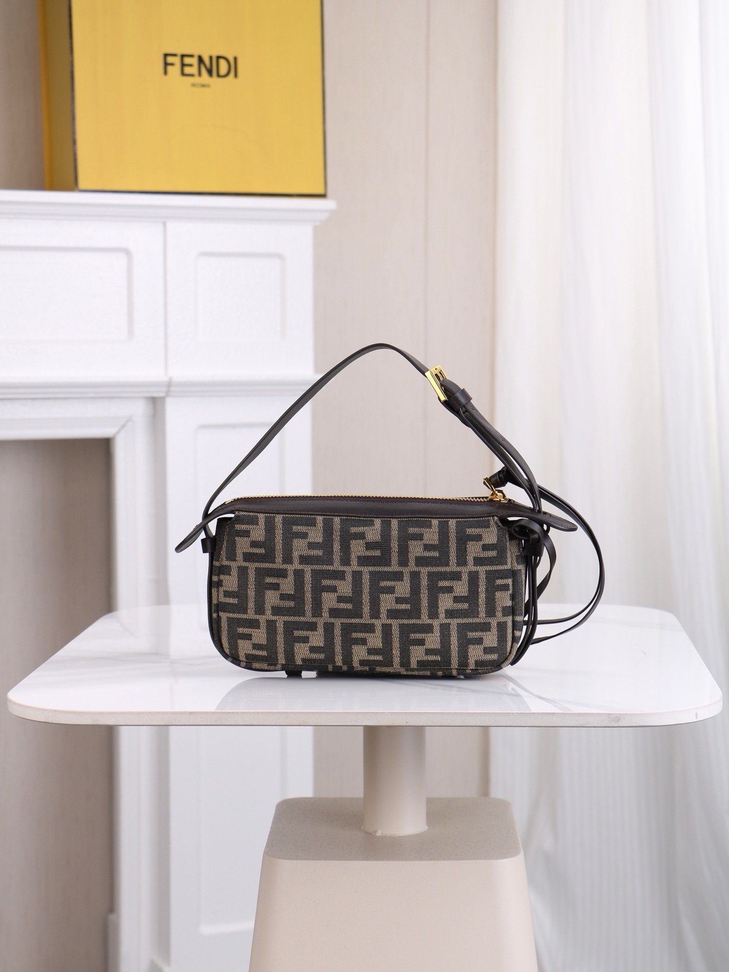 Fendi simply B65 x4 Mini Underarm Bag 001310