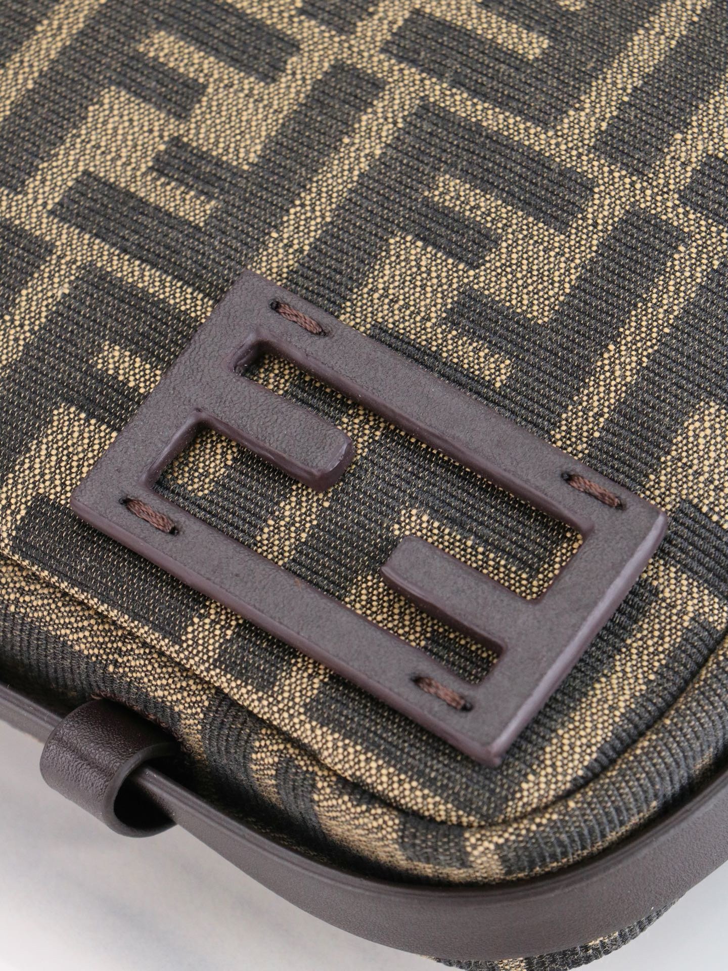 Fendi simply B65 x4 Mini Underarm Bag 001310