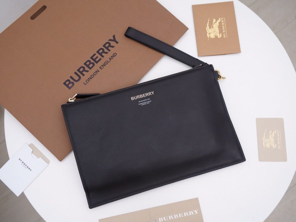 Burberry Horseferry Black Travel Bag 001360