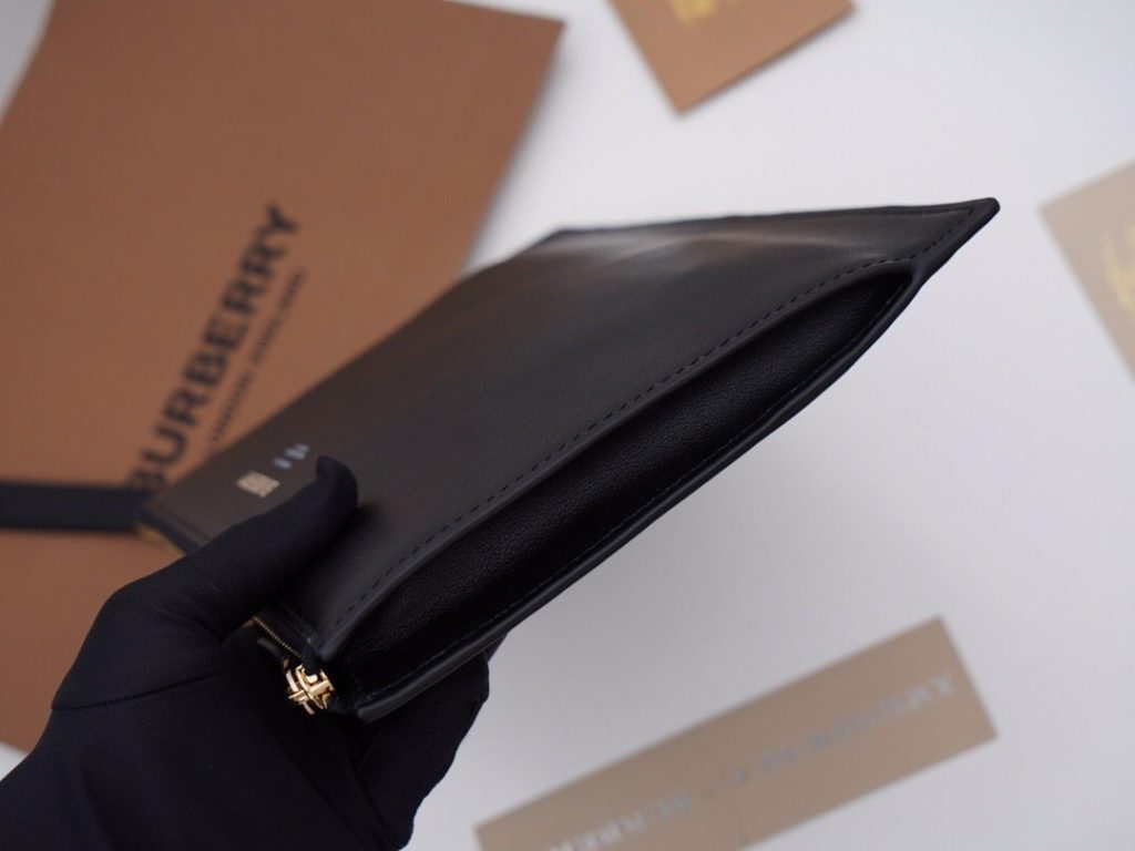 Burberry Horseferry Black Travel Bag 001360