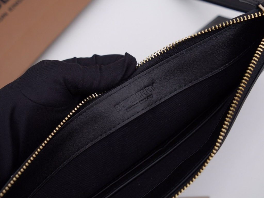 Burberry Horseferry Black Travel Bag 001360