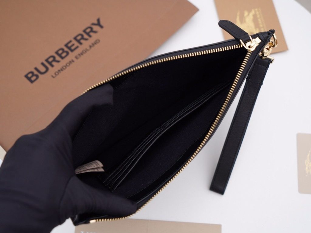 Burberry Horseferry Black Travel Bag 001360