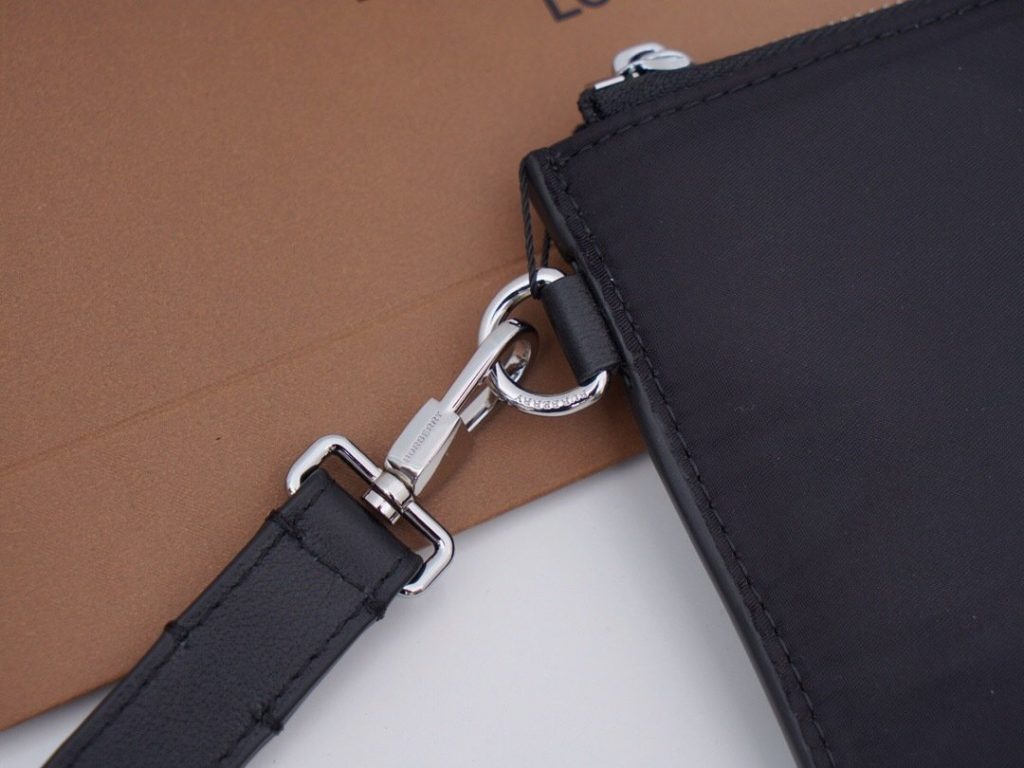 Burberry London Travel Bag 001310