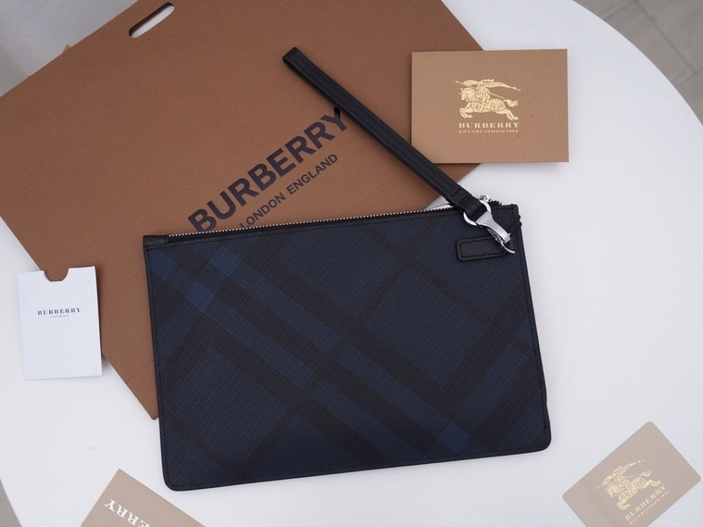 Burberry London Travel Bag 001310
