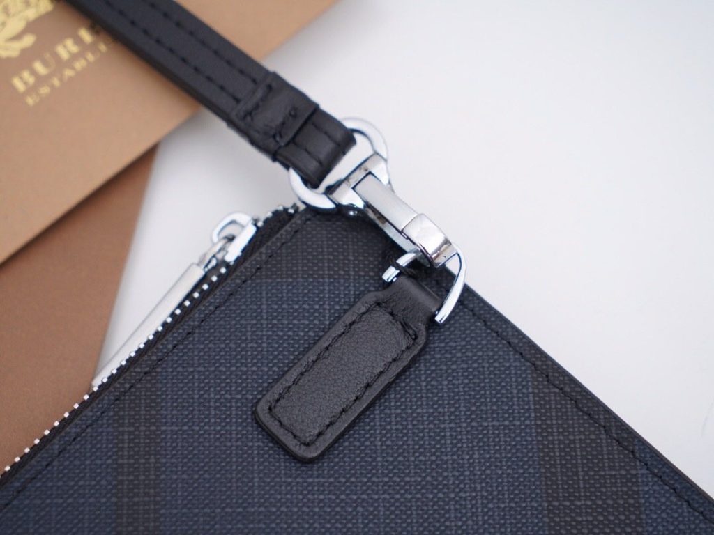 Burberry London Travel Bag 001310