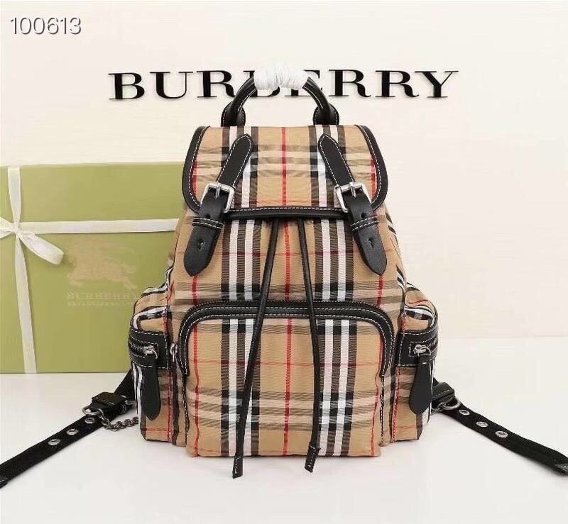 Burberry Vintage x14x33cm Medium Backpack 001420