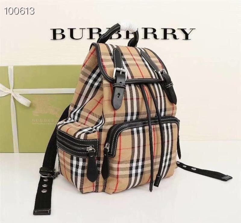 Burberry Vintage x14x33cm Medium Backpack 001420