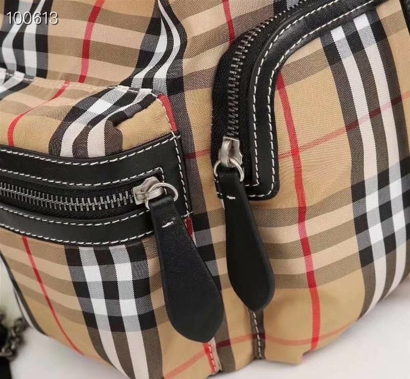Burberry Vintage x14x33cm Medium Backpack 001420
