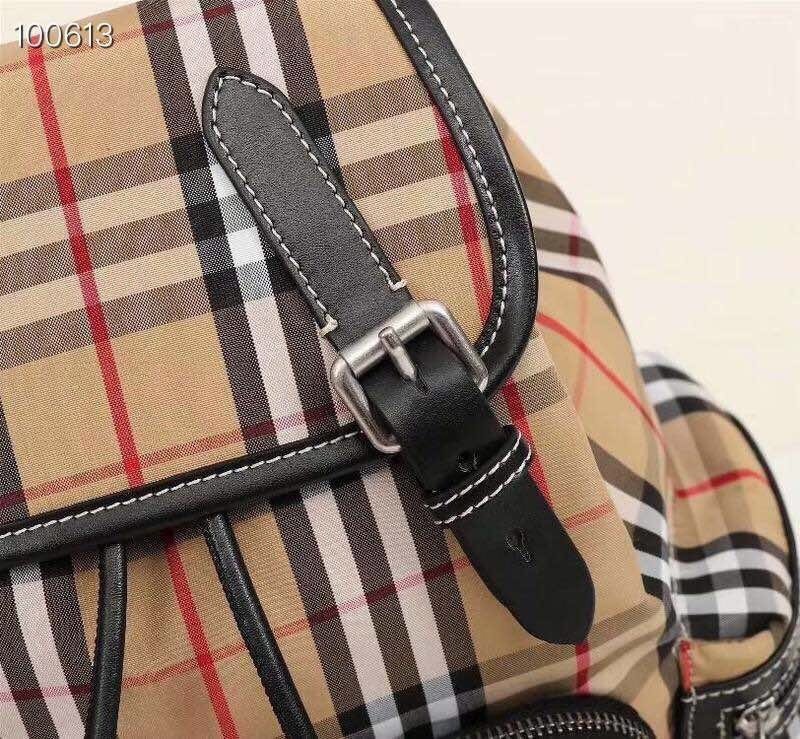 Burberry Vintage x14x33cm Medium Backpack 001420