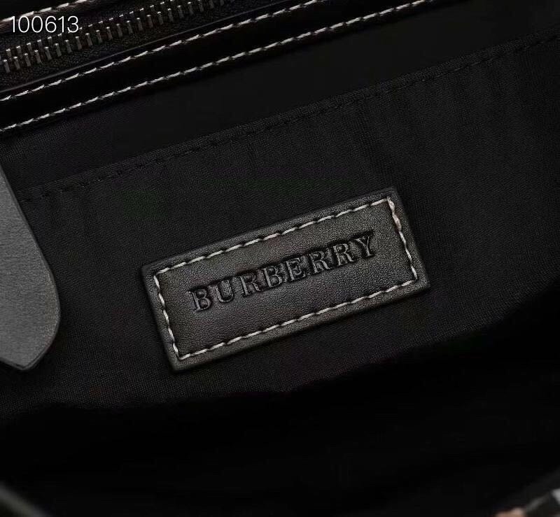 Burberry Vintage x14x33cm Medium Backpack 001420