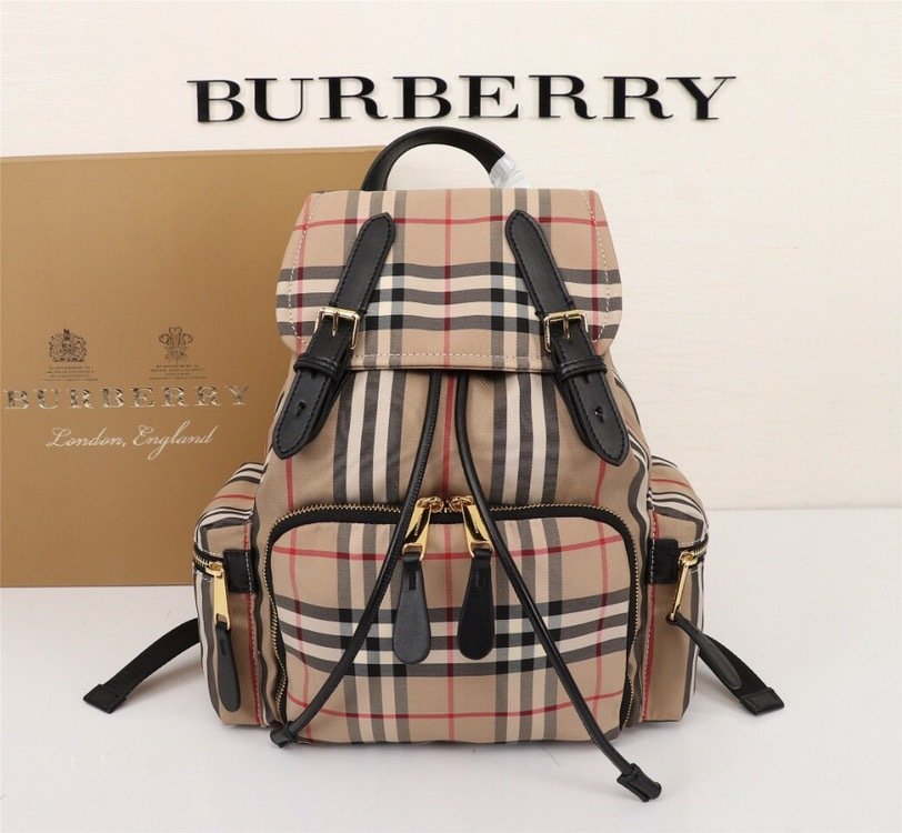 Burberry Vintage x14x33cm Medium Backpack 001420