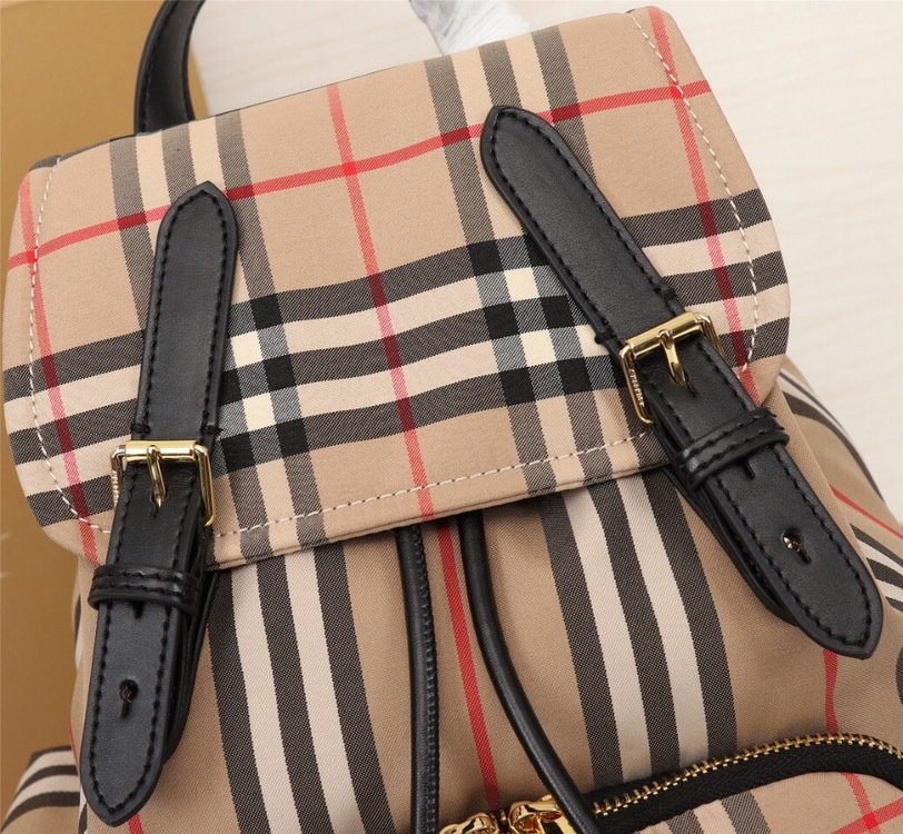 Burberry Vintage x14x33cm Medium Backpack 001420