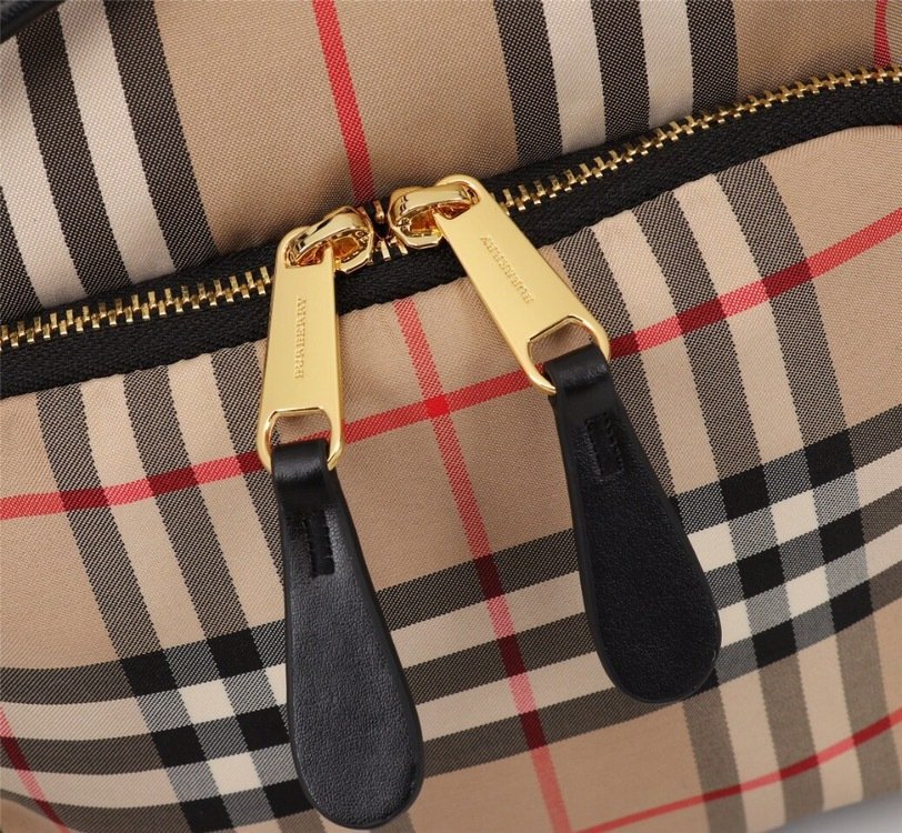 Burberry Vintage x14x33cm Medium Backpack 001420