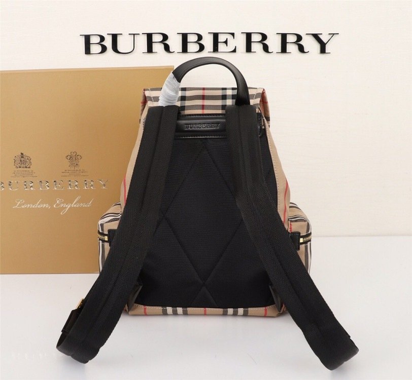 Burberry Vintage x14x33cm Medium Backpack 001420