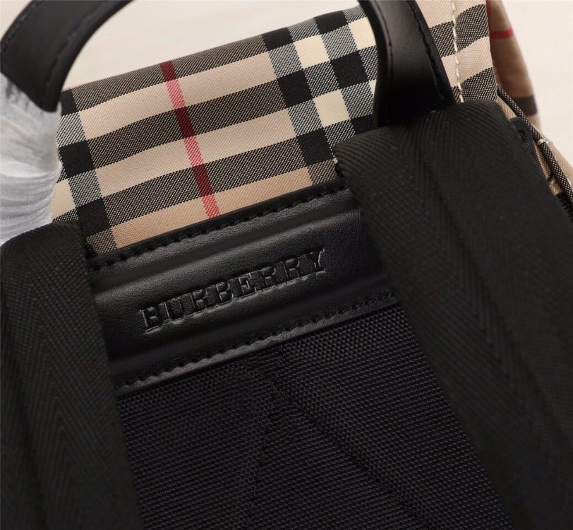 Burberry Vintage x14x33cm Medium Backpack 001420