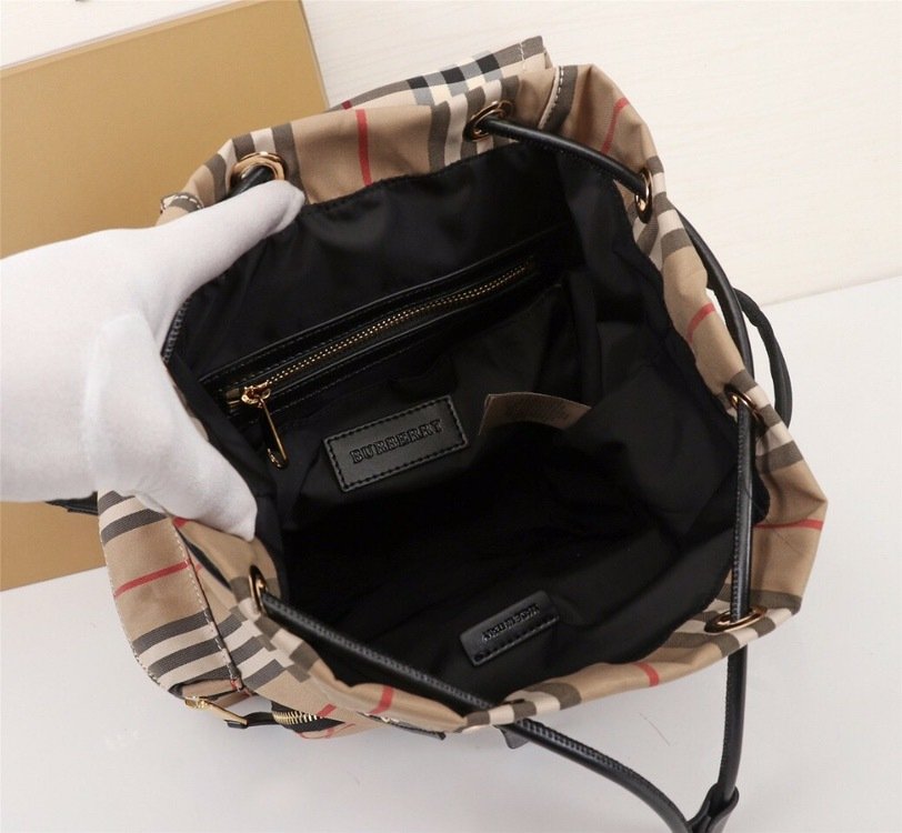 Burberry Vintage x14x33cm Medium Backpack 001420