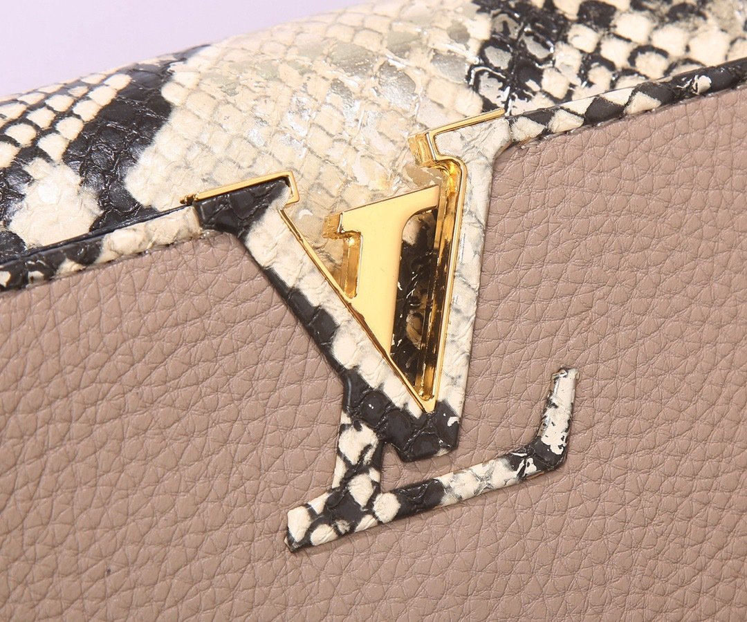 Louis Vuitton Pebbled Leather LV Taurillon Capucines Bag 001340