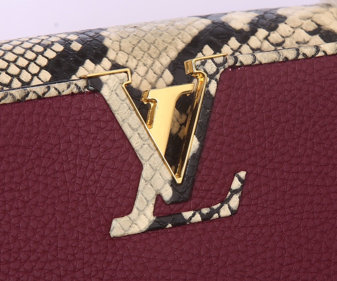 Louis Vuitton Pebbled Leather LV Taurillon Capucines Bag 001340