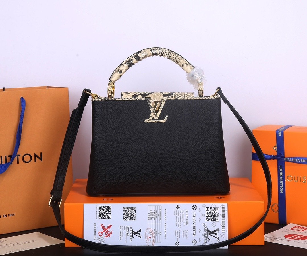 Louis Vuitton Pebbled Leather LV Taurillon Capucines Bag 001340