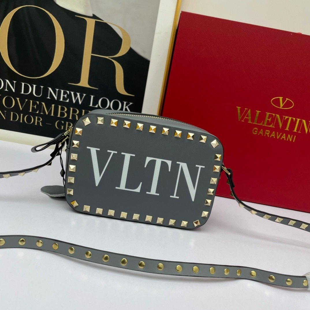Valentino VLTN logo Gold Bag 001390