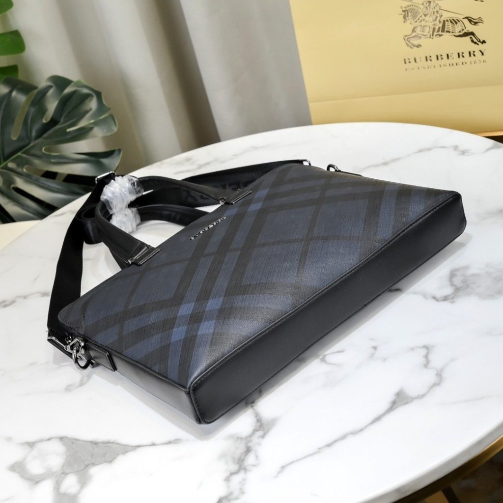 Burberry Blue Bag 001360