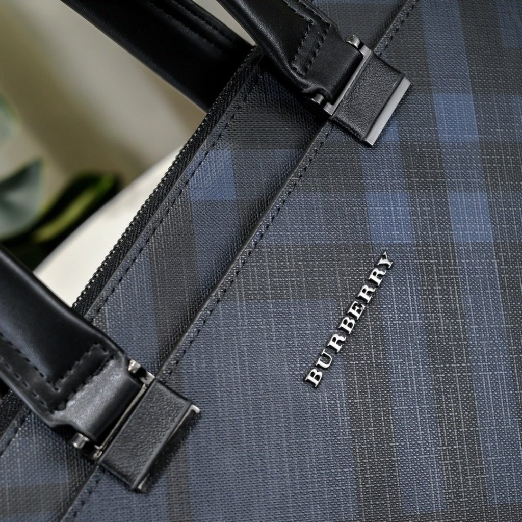 Burberry Blue Bag 001360