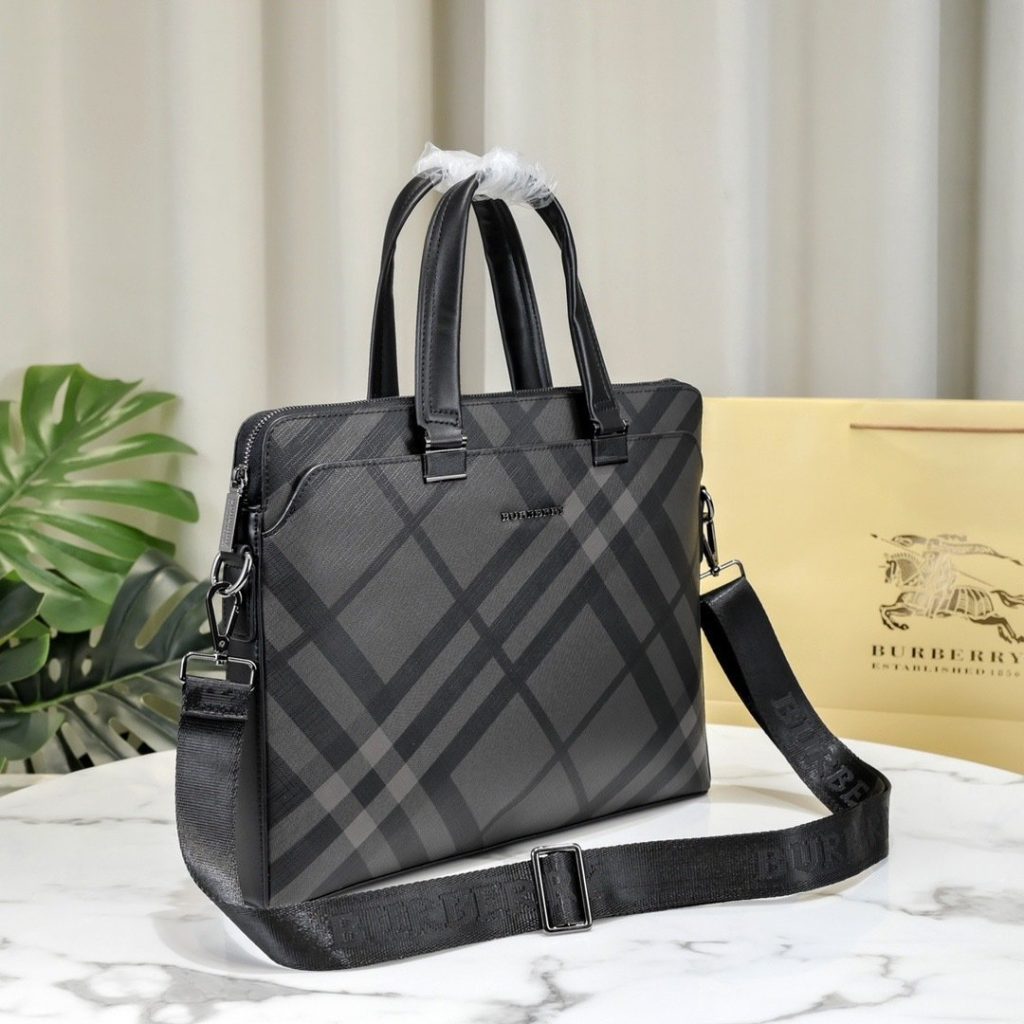 Burberry Brown Bag 001350