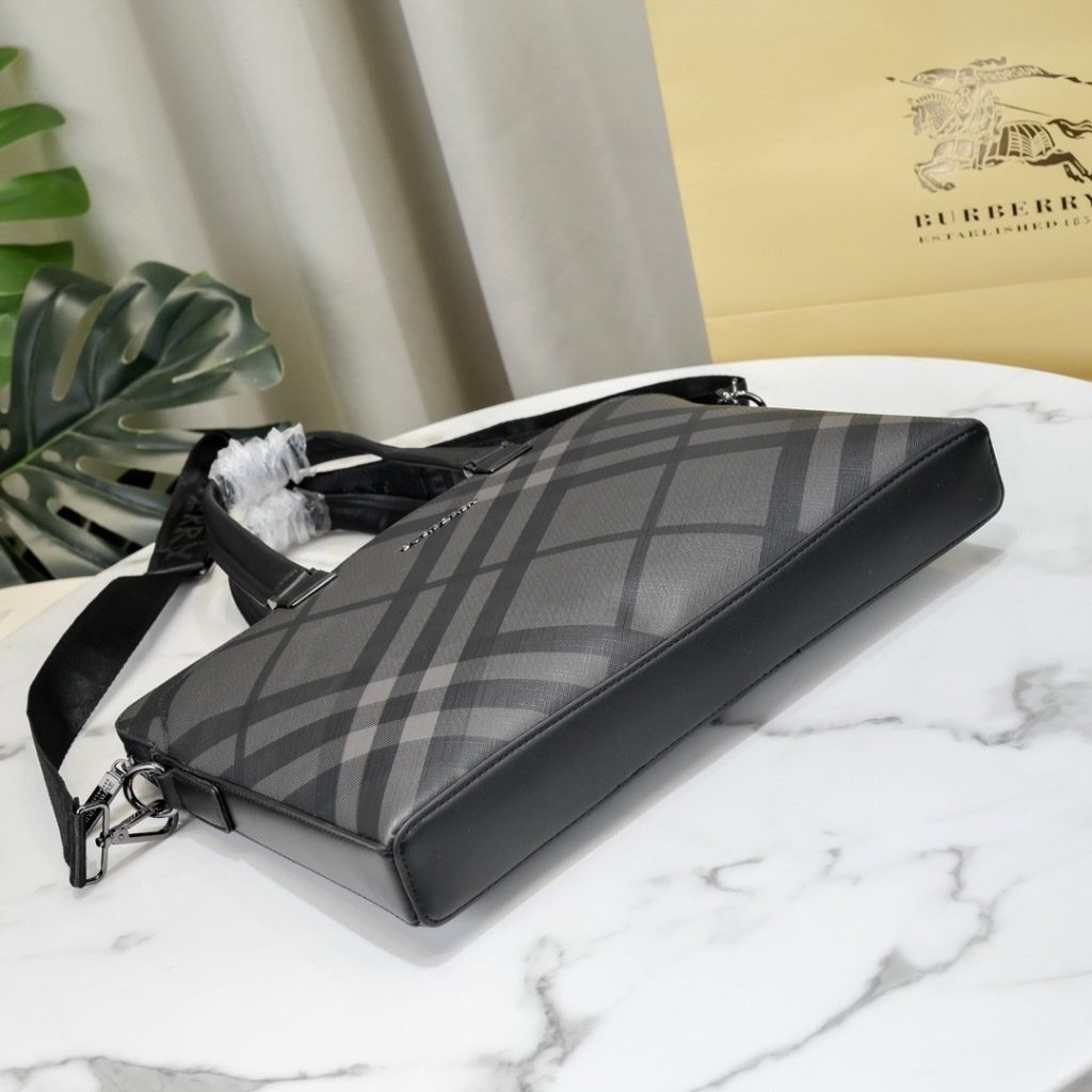 Burberry Brown Bag 001350