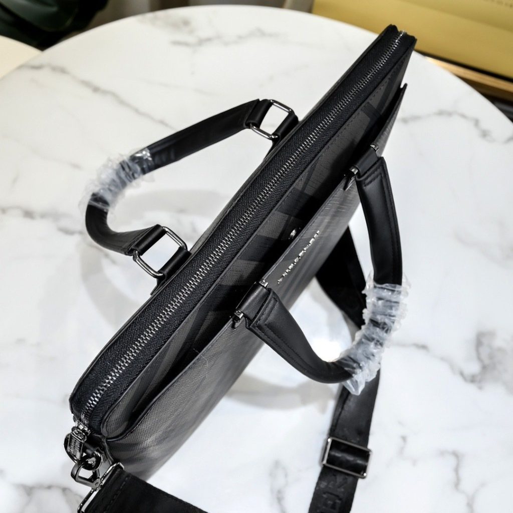 Burberry Brown Bag 001350